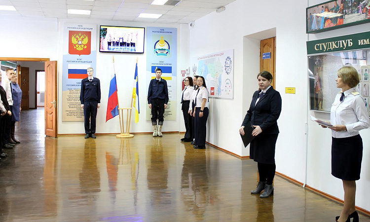 В УУКЖТ ИрГУПС состоялась традиционная еженедельная торжественная линейка