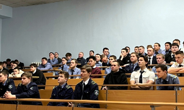 Беседа студентов УУКЖТ ИрГУПС с представителем пограничного управления ФСБ России по республике Бурятия