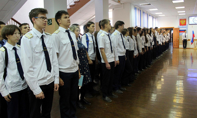  Первая традиционная линейка поднятия флага РФ и флага РБ в УУКЖТ ИрГУПС в октябре