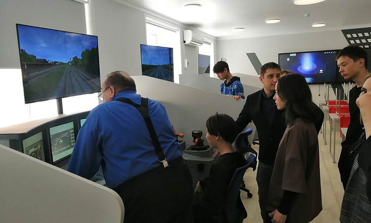 Профориентационная экскурсия для школьников прошла в ЧТЖТ