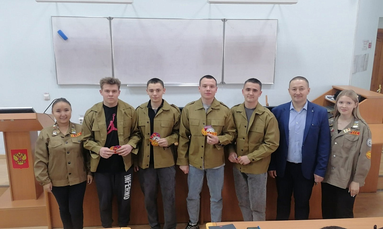 Встреча руководителя МООО БРО Российские студенческие отряды Зандановой Елены Ефимовны и комиссара Петровой Ксении Сергеевны с участниками РСО отрядов Саяны и Монолит УУКЖТ ИрГУПС.