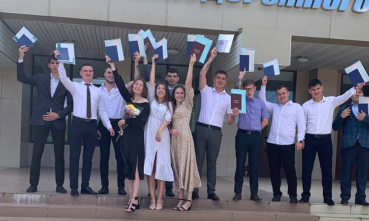 Около 400 выпускников ЗабИЖТ получили дипломы о высшем образовании