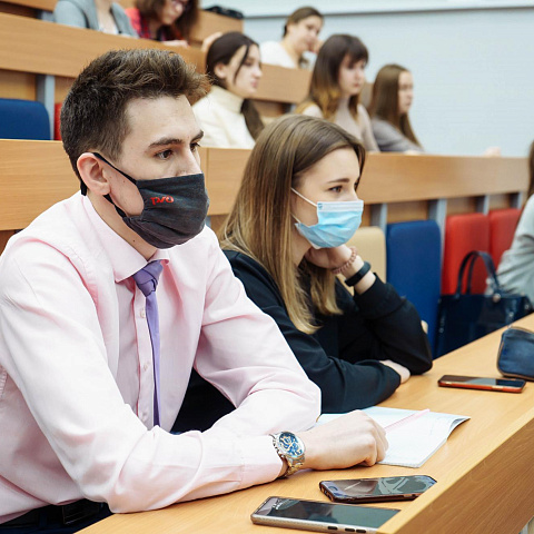 Руководители структурных подразделений ОАО «РЖД» провели лекции для студентов ИрГУПС 