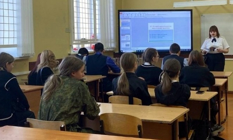  Студенты УУКЖТ в рамках профориентационной работы в школе № 58 провели классный час.