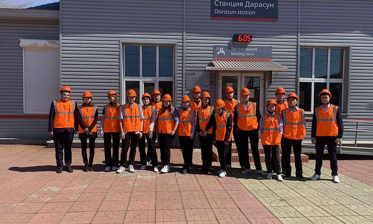 Выездное занятие для студентов ЧТЖТ прошло на перегоне Дарасун-Маккавеево