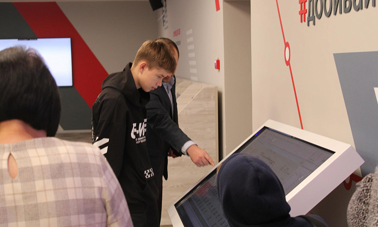 В ЧТЖТ организовали День открытых дверей для школьников