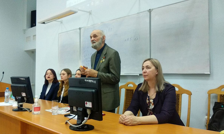 Встреча студентов УУКЖТ ИрГУПС с почетным гражданином РБ, руководителем фонда и главным ре-дактором газеты «Судьба» Синегрибовым Леонидом Кирилловичем