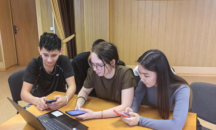 Студенты МК ЖТ ИрГУПС участвовали в Всемирном фестивале молодежи "Знание. Игра: Рекорд России