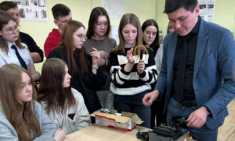 В ЧТЖТ прошло практическое занятие «Сварка оптического волокна»