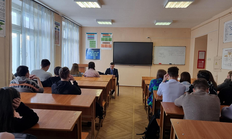 Тематическую лекцию провел представитель транспортной прокуратуры