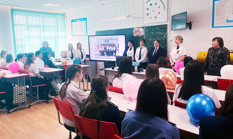 "Последний звонок" для студентов специальности "Сварочное производство" и "Сервис на транспорте"