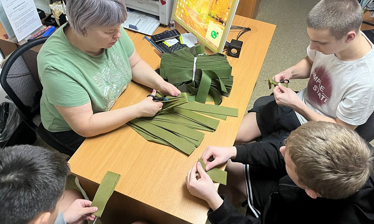 Волонтеры общежитий УУКЖТ присоединились к плетению маскировочных сетей