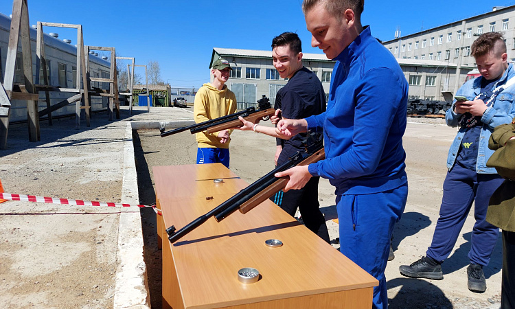«Помним сердцем»: в ЗабИЖТ провели военно-патриотическую акцию