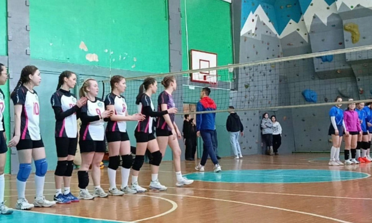 Студенты УУКЖТ ИрГУПС приняли участие в соревнованиях по волейболу