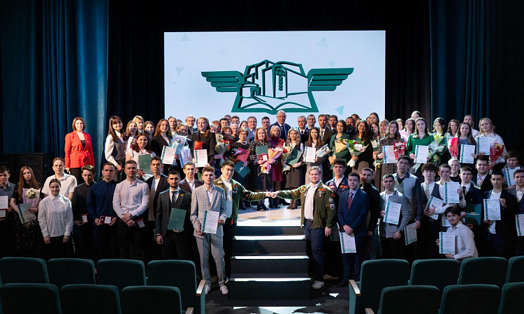 СТУДЕНТЫ УУКЖТ ВНЕСЕНЫ В КНИГУ ПОЧЕТА ИРГУПС.