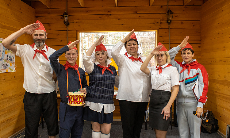 Концерт ко Дню Учителя "Назад в будущее"