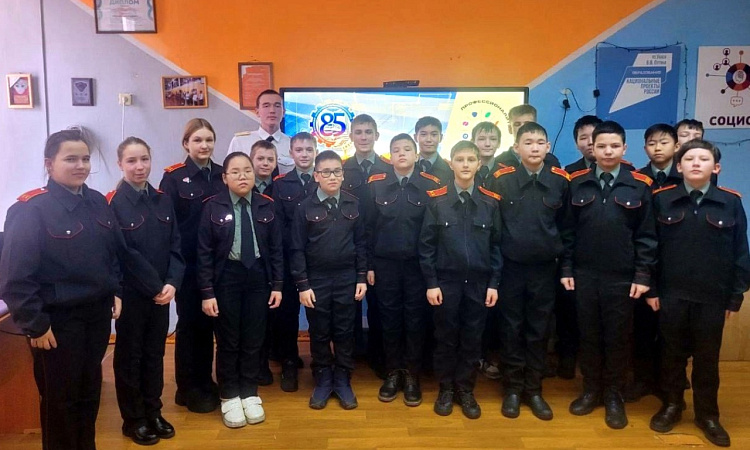 В честь всероссийского Дня Студенчества студенты УУКЖТ ИрГУПС стали участниками мероприятия "Классные встречи" с выпускниками МАОУ "СОШ №31 им. П.Т. Харитонова".