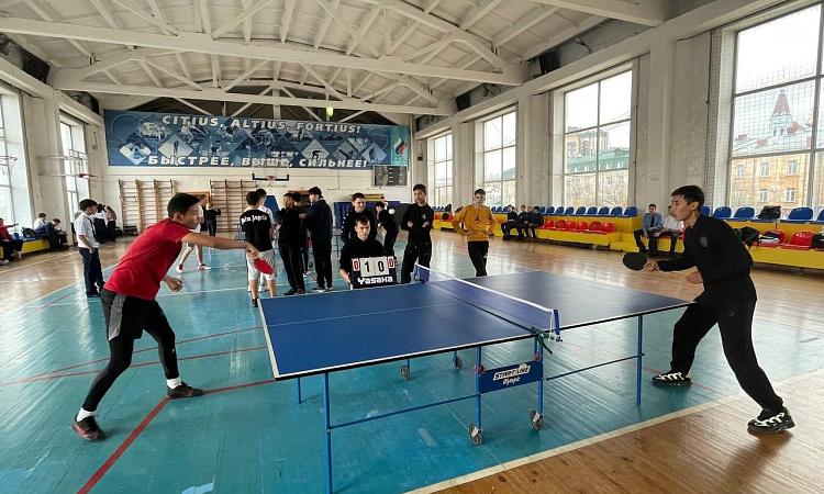 Соревнования по настольному теннису среди студентов продолжают спартакиаду "БАМ - Будущее Активной Молодежи!» в УУКЖТ ИрГУПС.