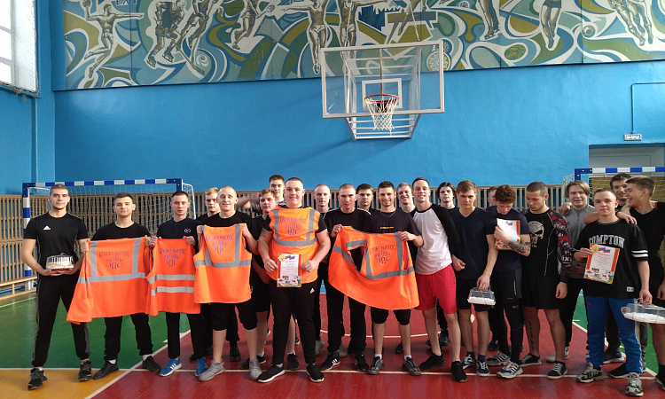 А ну-ка, парни!