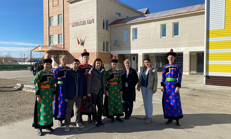 Агитавтобус  ЗабИЖТ побывал в Могойтуе