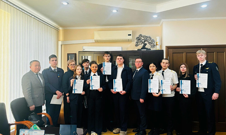 В Министерстве образования и науки Республики Бурятия прошло награждение амбассадоров федерального проекта «Профессионалитет». 