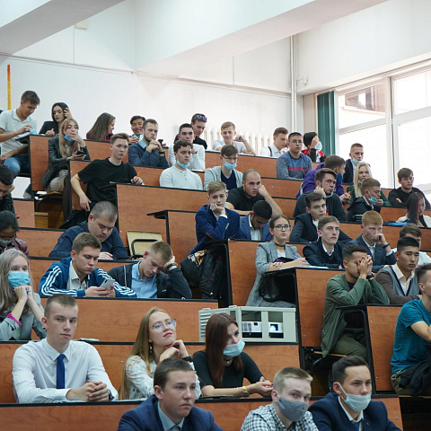 Поздравления и награды: в ИрГУПС прошел День Знаний