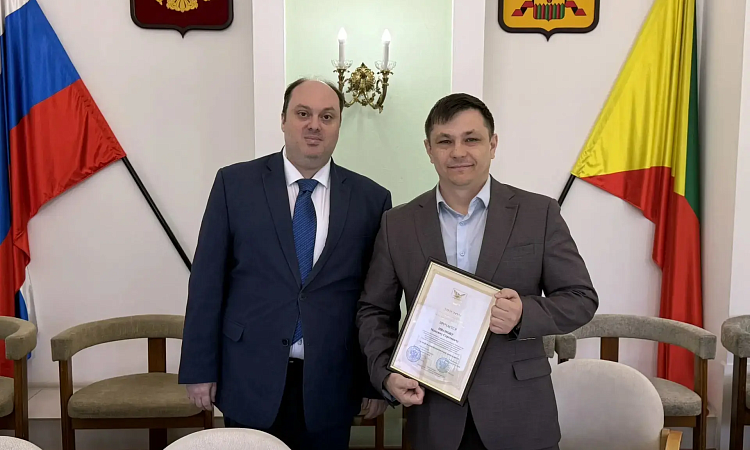 Учитель физики лицея ЗабИЖТ удостоен краевой премии