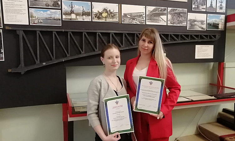 Студентка СКТиС Валентина Кузьмич - гр. СЭЗС. 9-22-2 заняла 1 место в смотр-конкурсе «80 лет со дня снятия блокады Ленинграда» (руководитель - Надежда Морозова). 