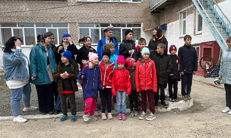 Волонтеры «Алмаза» посетили центр помощи детям