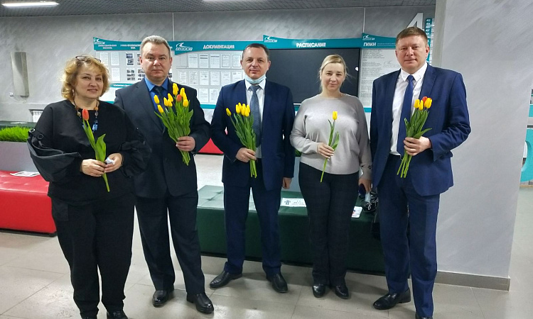 В ЗабИЖТ поздравили коллег с Международным женским днем