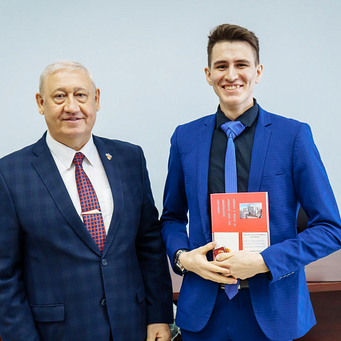 Торжественная церемония вручения знаков «За отличную учебу» ИрГУПС