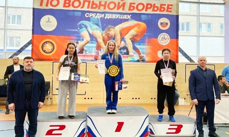 Студентка УУКЖТ ИрГУПС Цыренгармаева Сарюна заняла 3 место в кубке по вольной борьбе
