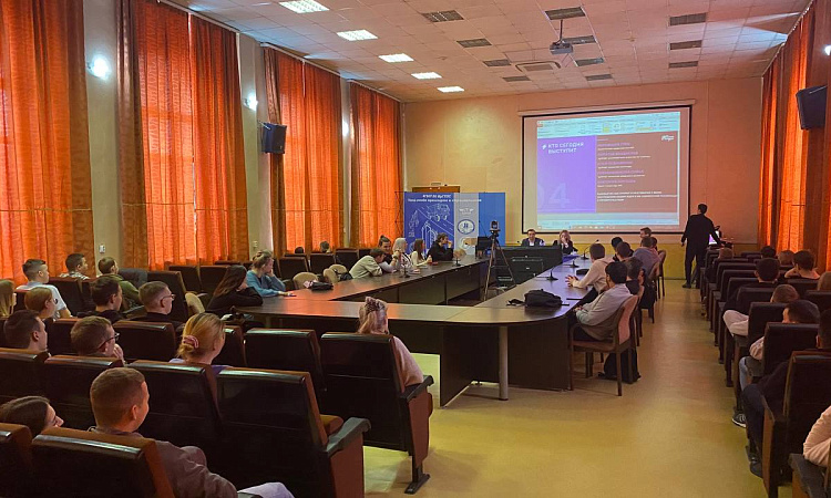 Встреча с Региональным координатором Всероссийского студенческого проекта "Твой ход" и Молодежным правительством Иркутской области