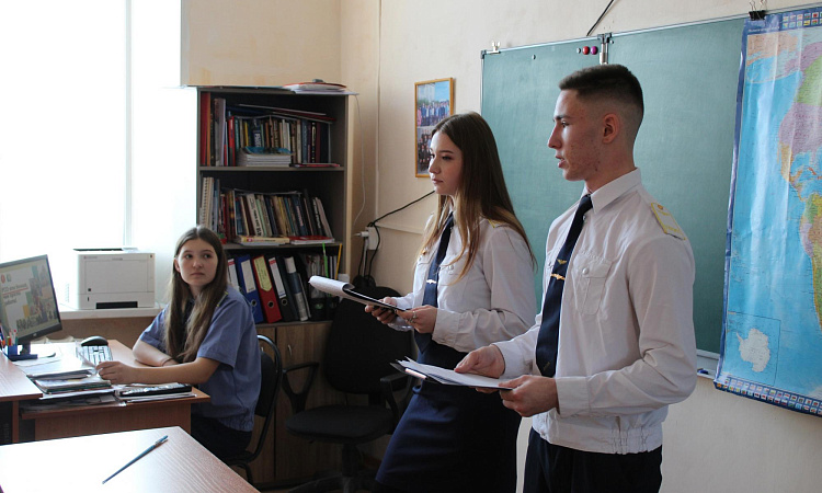 Студенческая лига лекторов «Открытый лекторий" УУКЖТ ИрГУПС побывала с лекцией в Улан-Удэнском авиационном техникуме.