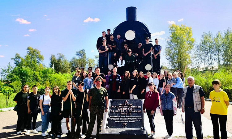 Студенты института и техникума провели субботник