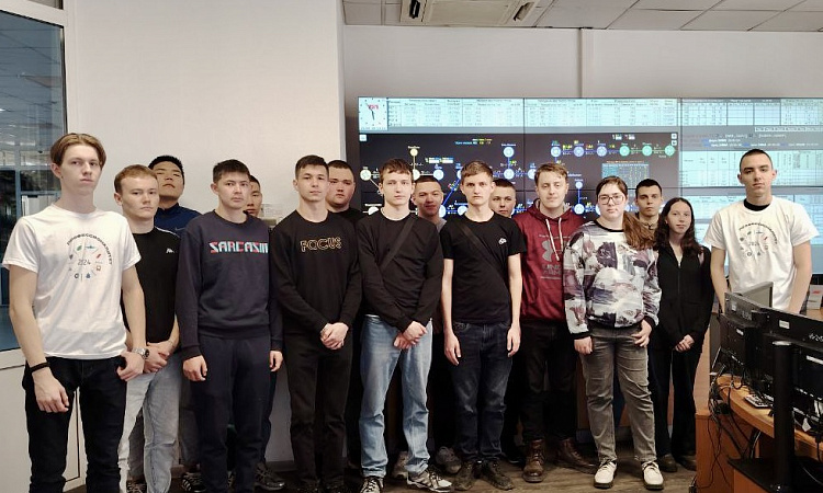 25 и 26 апреля Амбассадорами Профессионалитета Сибирского колледжа транспорта и строительства ИрГУПС была организована экскурсия в Центр управления перевозками ВСЖД - филиала ОАО «РЖД»