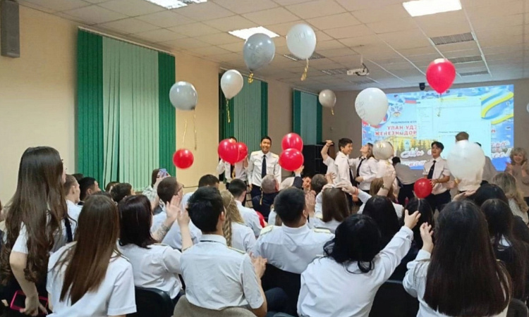 В УУКЖТ ИрГУПС прошел последний звонок для специальностей 23.02.01 и 08.02.10.