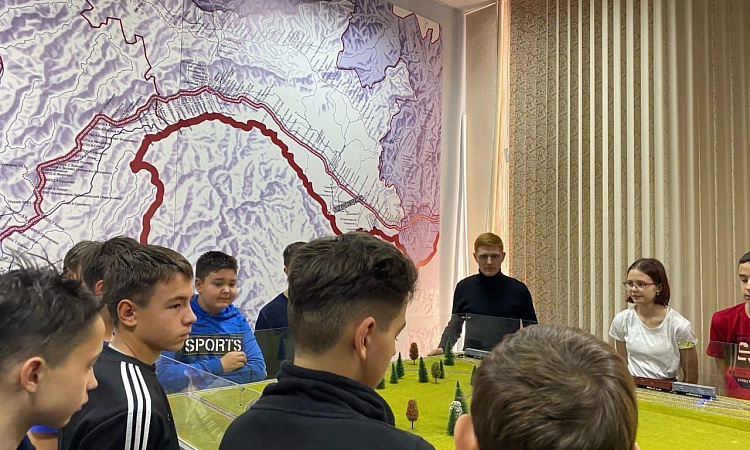 Экскурсия для школьников прошла в ЗабИЖТ