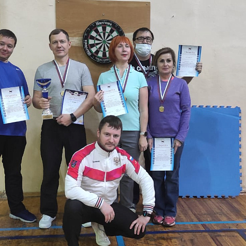 Команда профессорско-преподавательского состава ИрГУПС заняла 1 место в соревнованиях по игре в дартс (большой раунд)