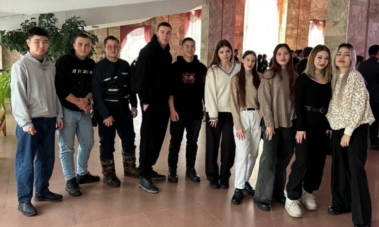 Студенты УУКЖТ ИрГУПС приняли участие в Дне студента в КДЦ ВСГТУ