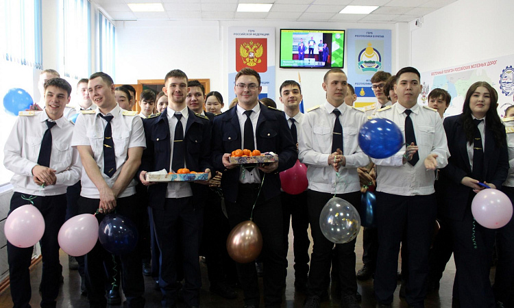 "Последний звонок: прощание с юностью" в УУКЖТ ИрГУПС