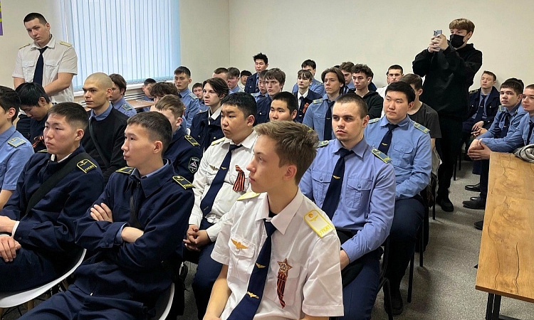 Студенты УУКЖТ ИрГУПС приняли участие в мероприятии Молодежного центра по теме "День космонавтики".