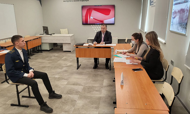 136 выпускников ЧТЖТ получили направление на трудоустройство