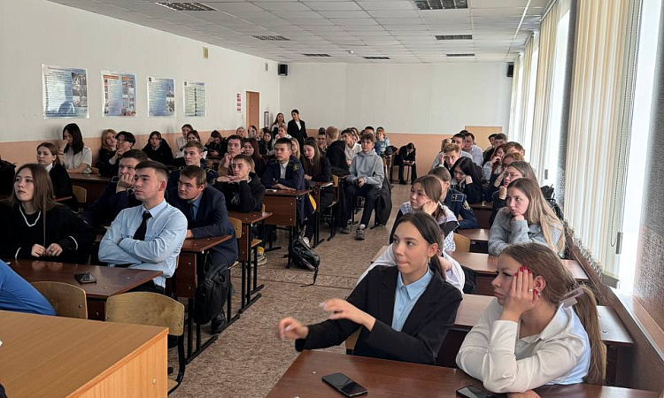 Студенты 3 курса ЧТЖТ готовятся к производственной практике Студенты 3 курса ЧТЖТ готовятся к производственной практике