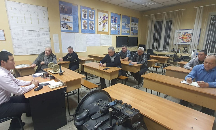  30 октября стартовало обучение программы  профессиональной подготовки по профессии "Машинист бульдозера" в рамках проекта "Содействие занятости" Национального проекта "Демография". 
