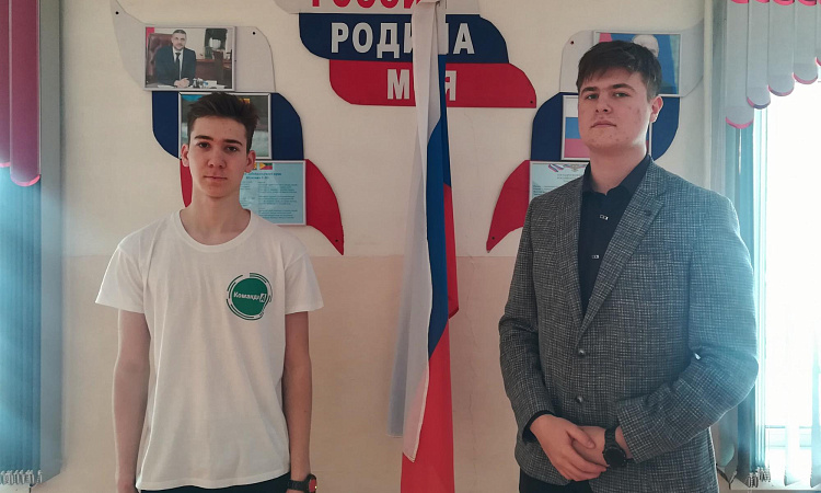 Студенты провели выездную профориентационную встречу со школьниками Студенты провели выездную профориентационную встречу со школьниками