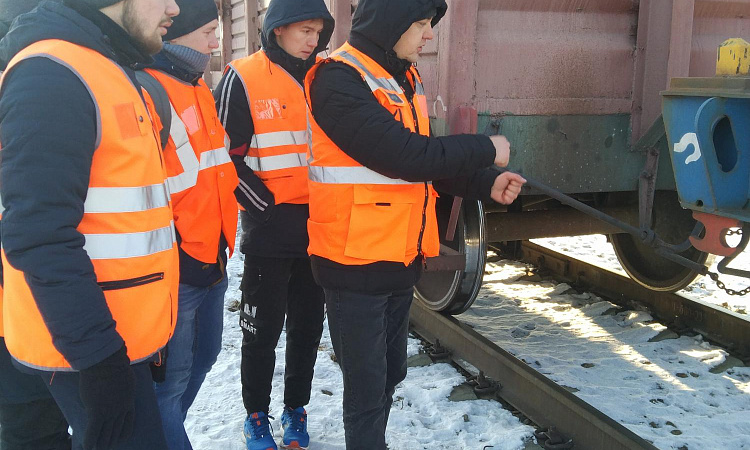 На выездном занятии побывали студенты специальности ЭЖД