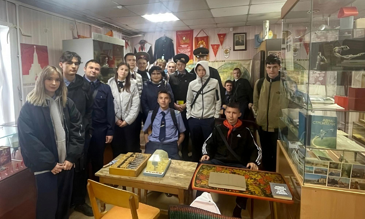 Студенты УУКЖТ ИрГУПС посетили музей СССР